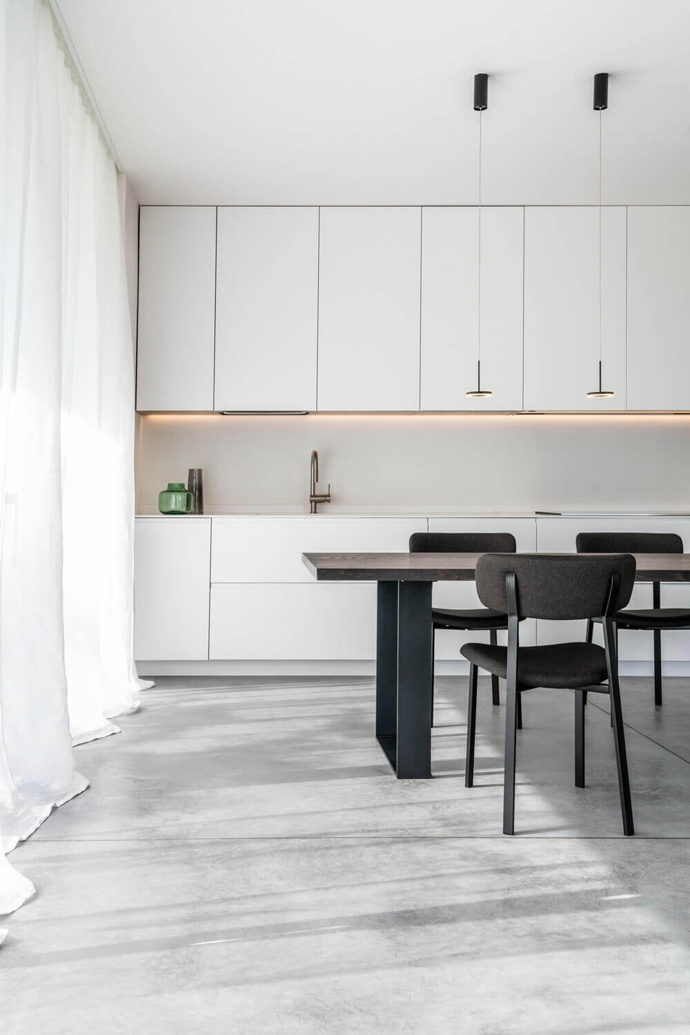 Why choosing a grey floor and how to combine it