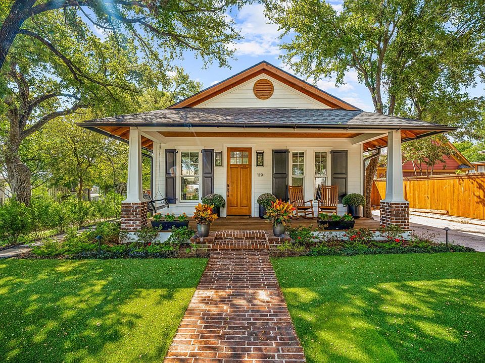 119 W Bluff St, Granbury, TX 76048 | Zillow