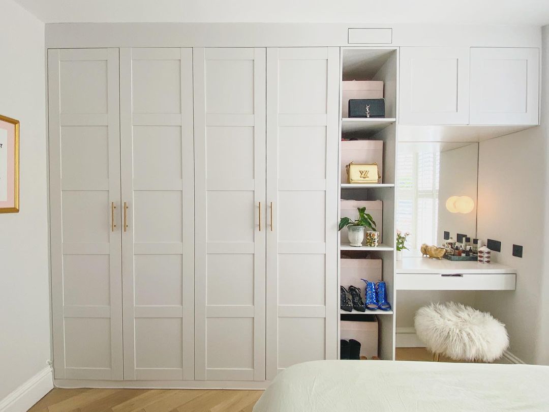 20 Stylish and Functional Bedroom Shelving Ideas