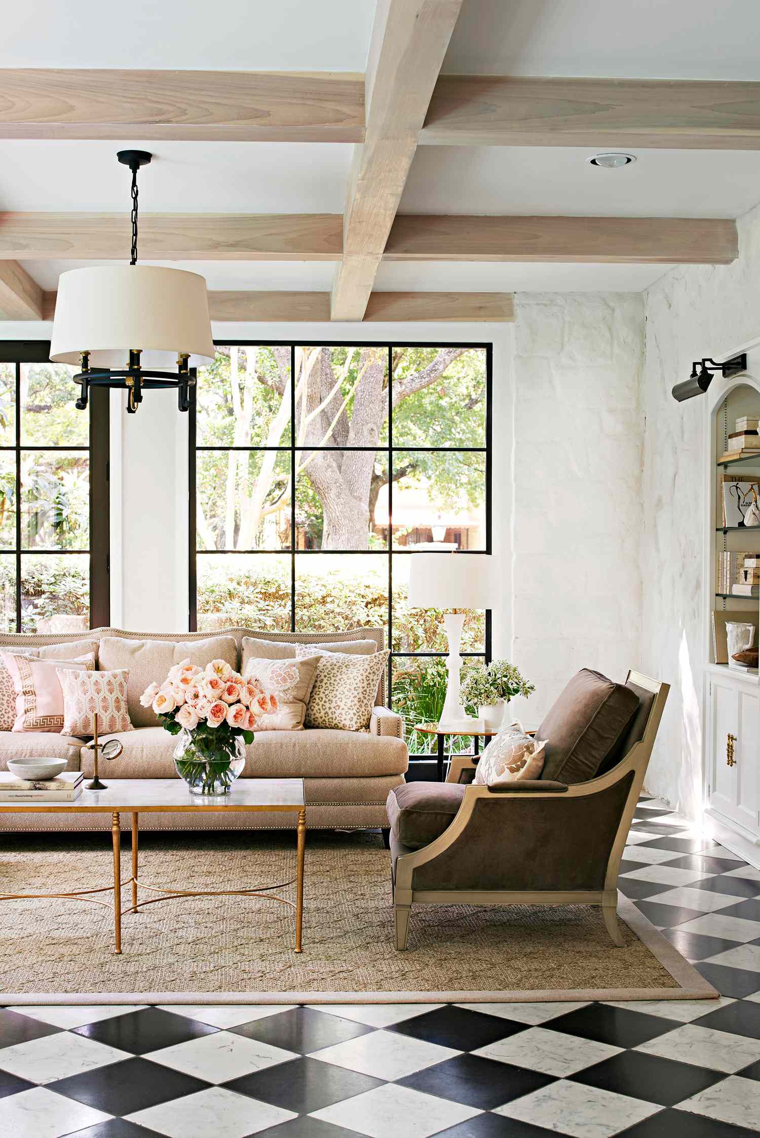 2025 Home Design Trends That Are In or Out