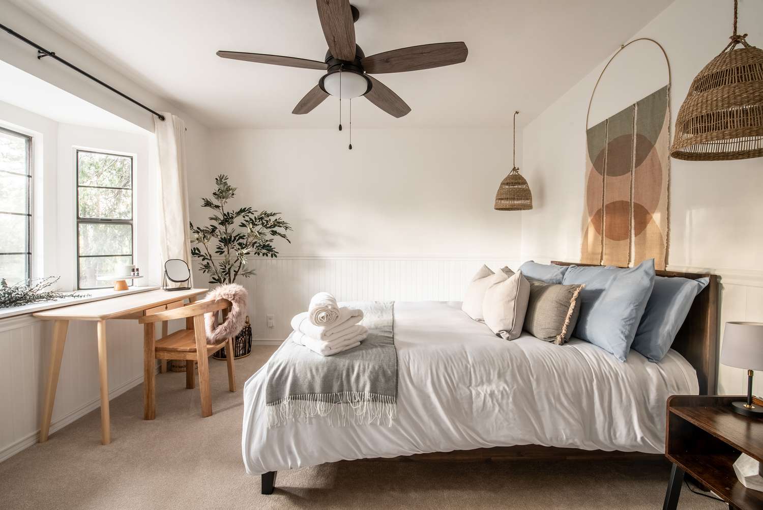 27 Office Guest Room Ideas For a Stylish Hybrid Space
