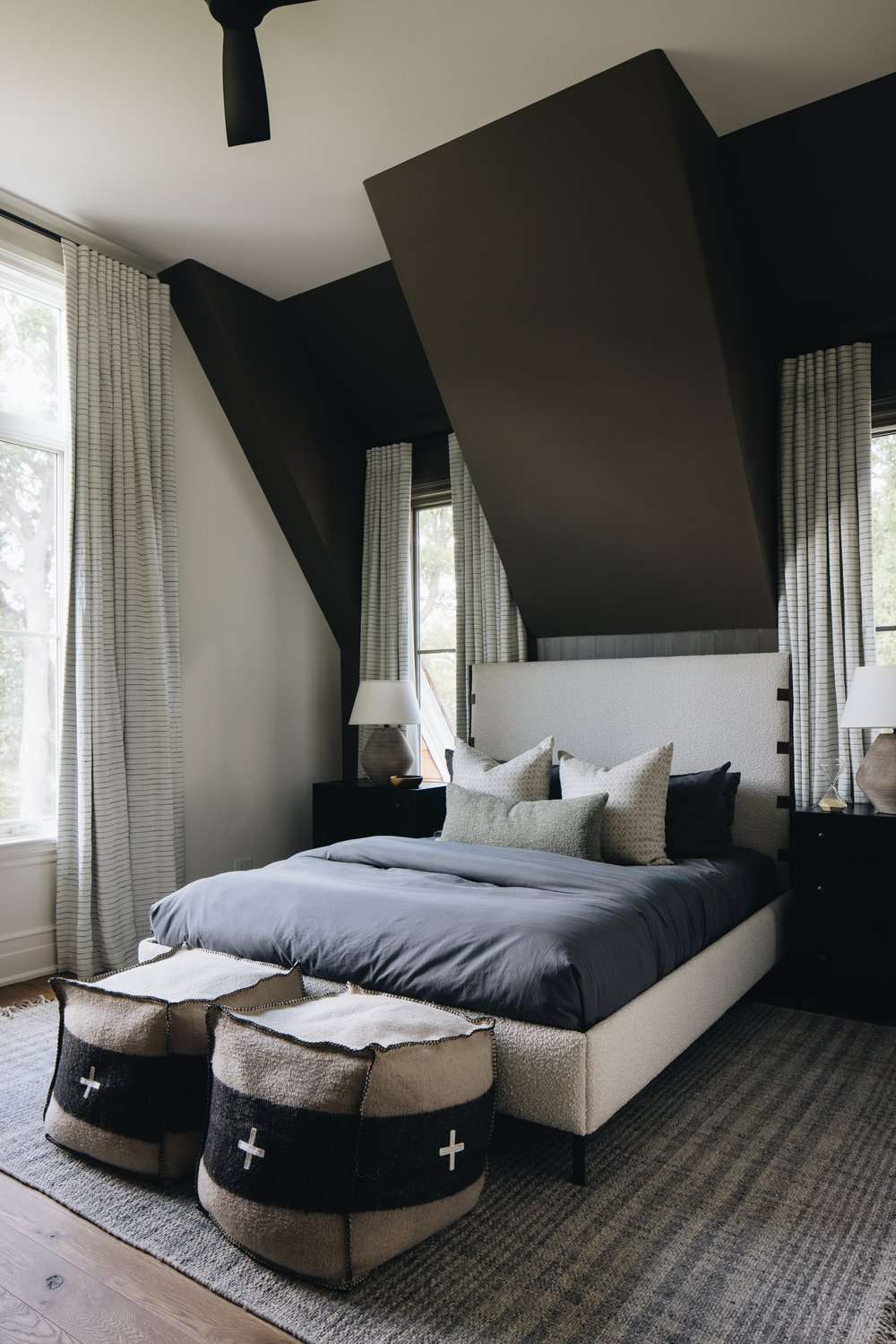 28 Dark Bedrooms That Add Maximum Drama to Your Home