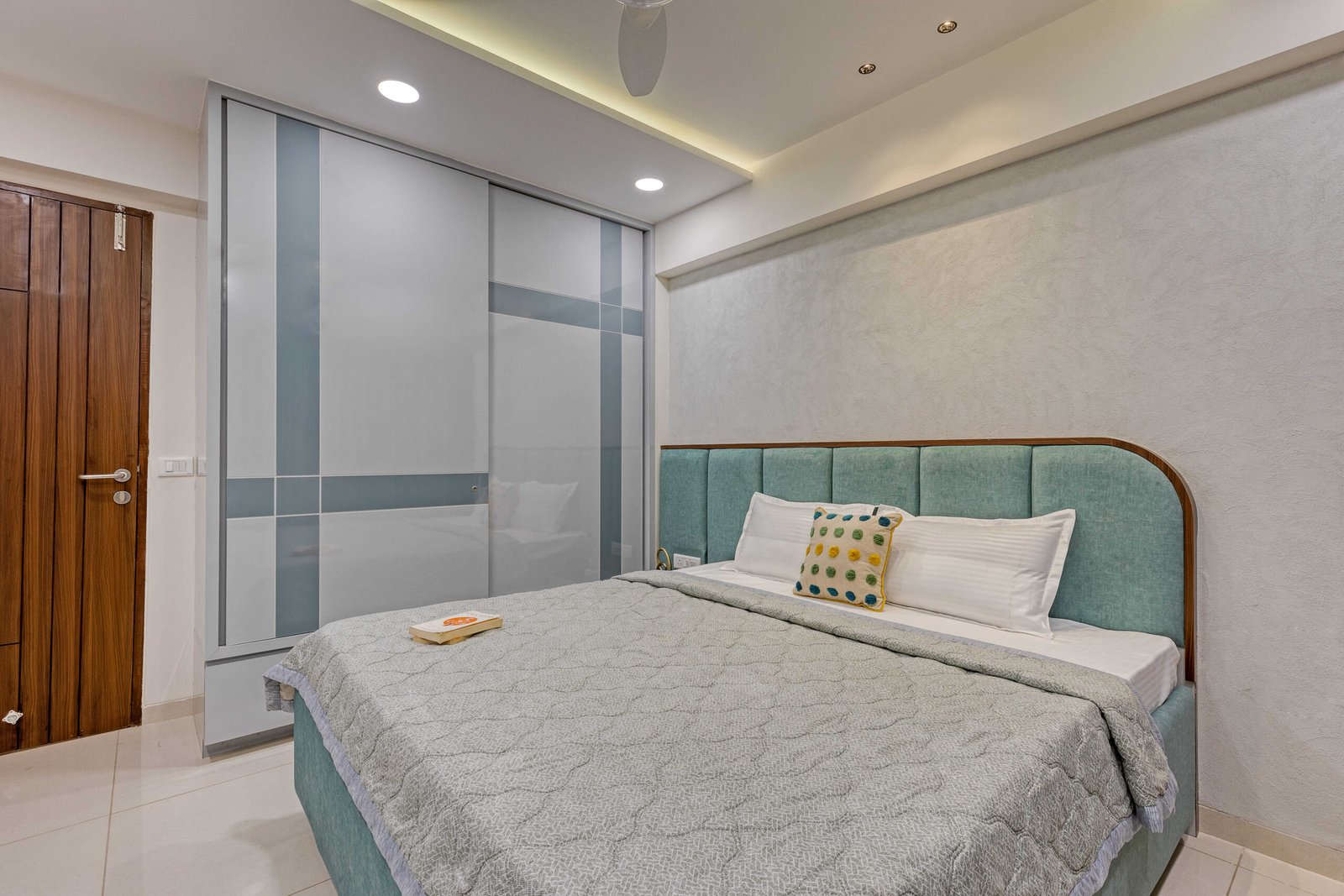 3 Master Bedroom Wardrobe Designs for Contemporary Dwellings | Montdor Interior