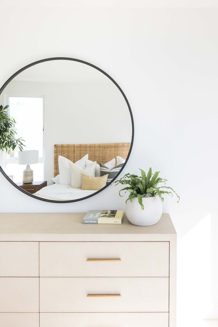 30 Ways to Style Large Round Mirrors