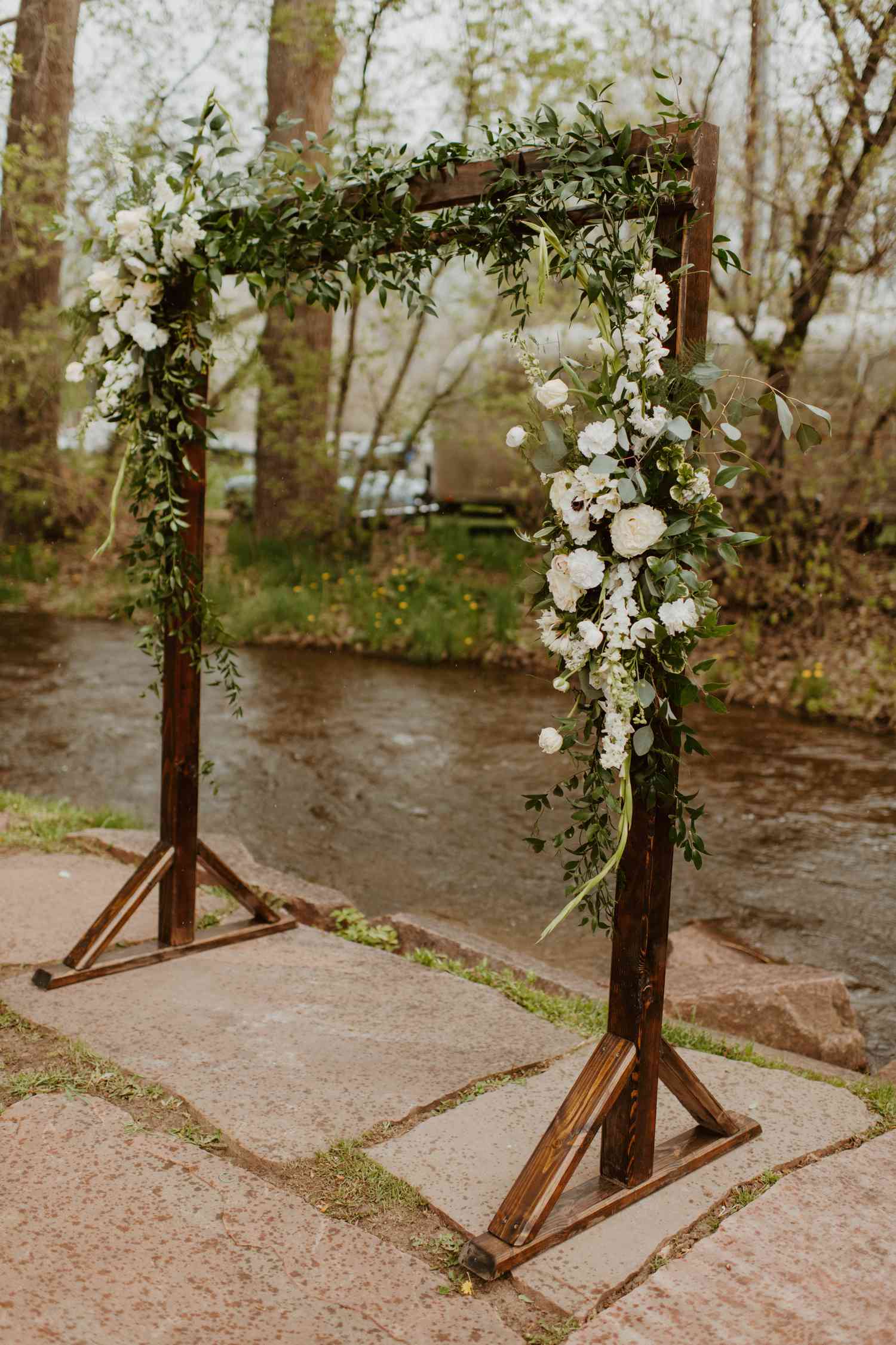 30 Wooden Wedding Arch Ideas for Your Ceremony