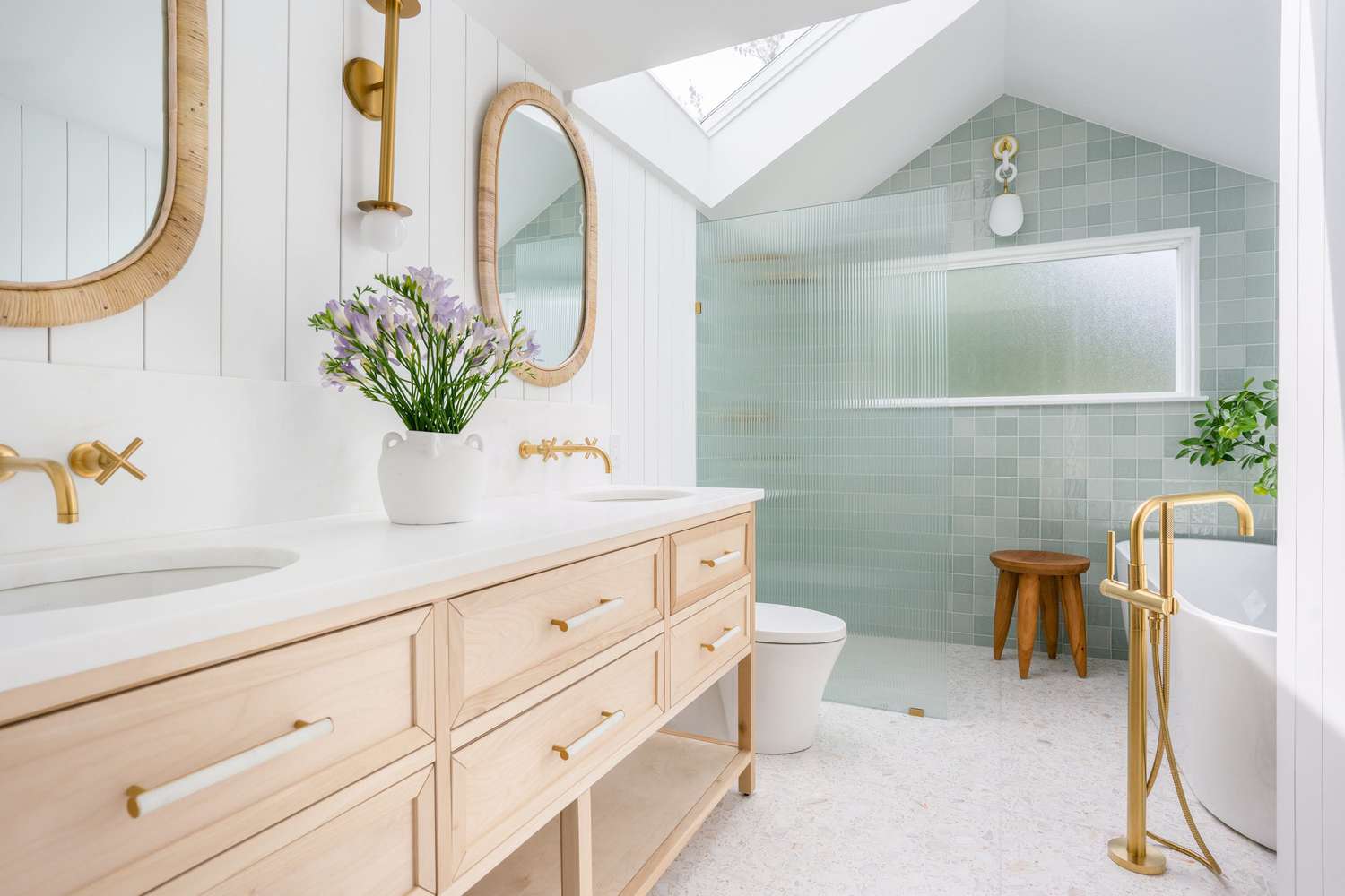 33 Neutral Bathroom Paint Colors to Create a Soothing Space