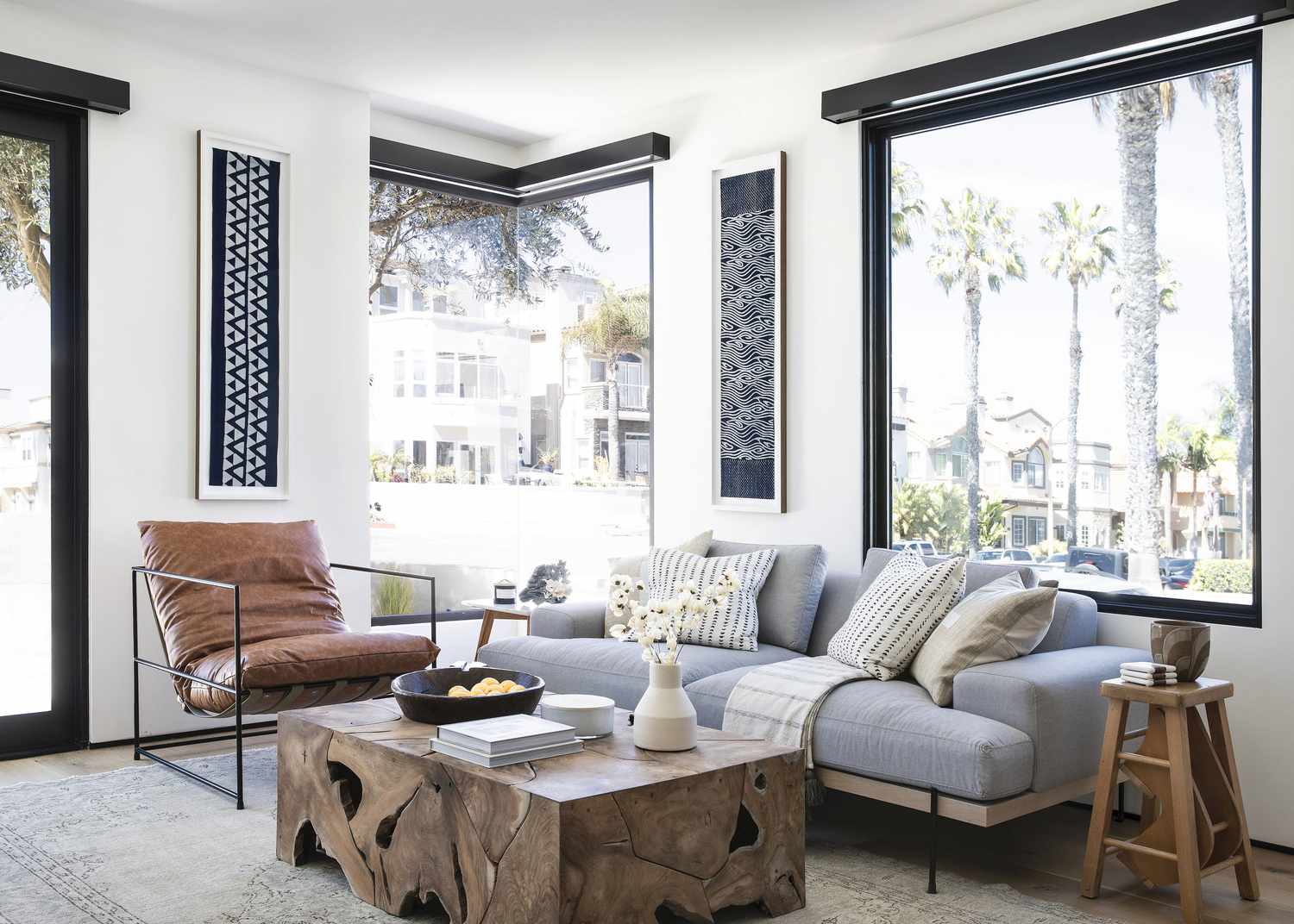 40 Coastal Living Rooms That Feel Like a Day at the Beach