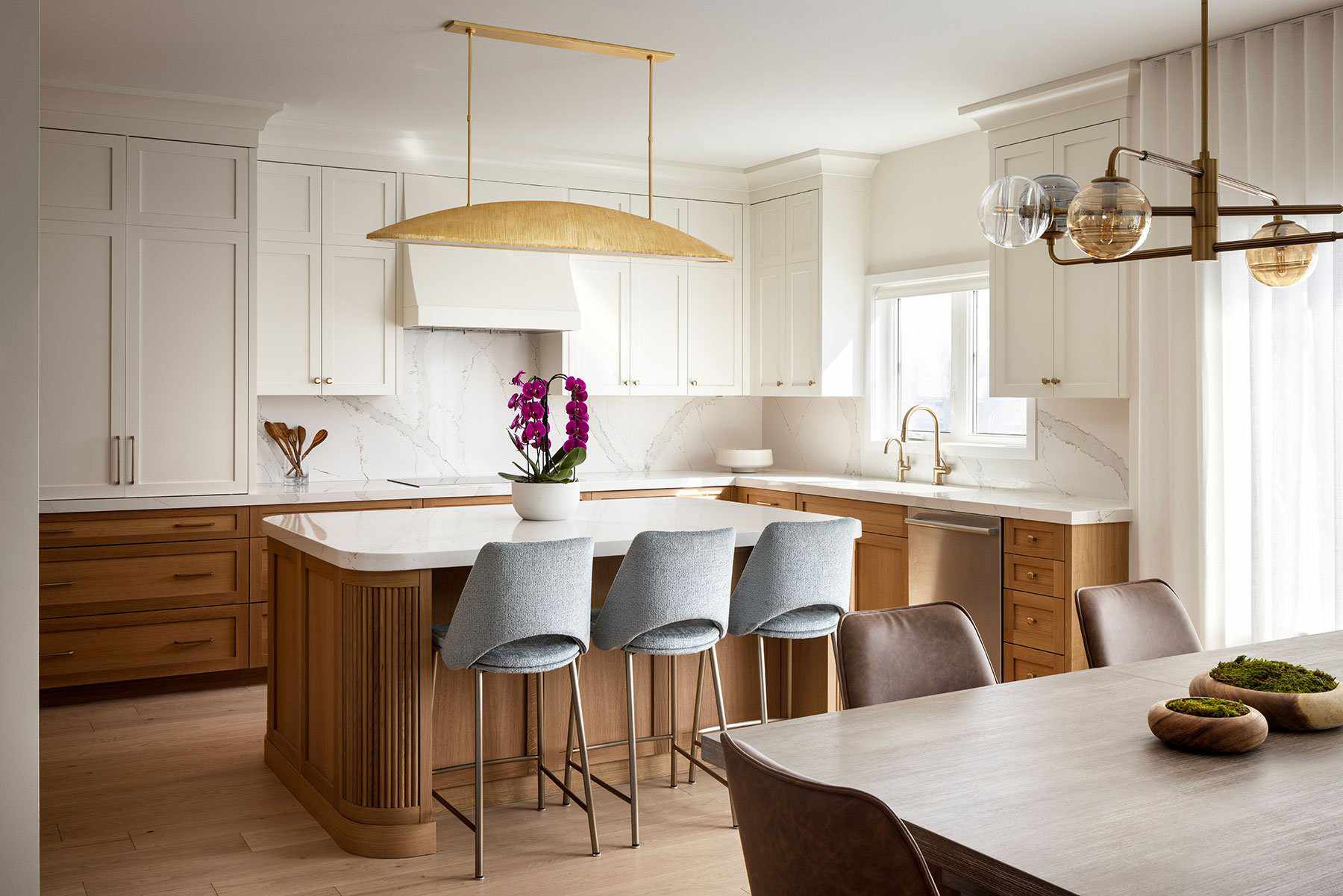 8 Easy Ways to Update Kitchen Cabinets Without Painting Them