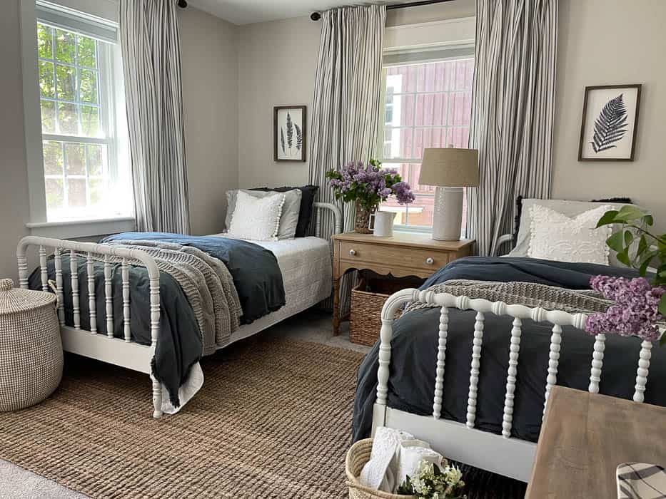 Cottage Inspired Guest Room Reveal - Rooms For Rent blog