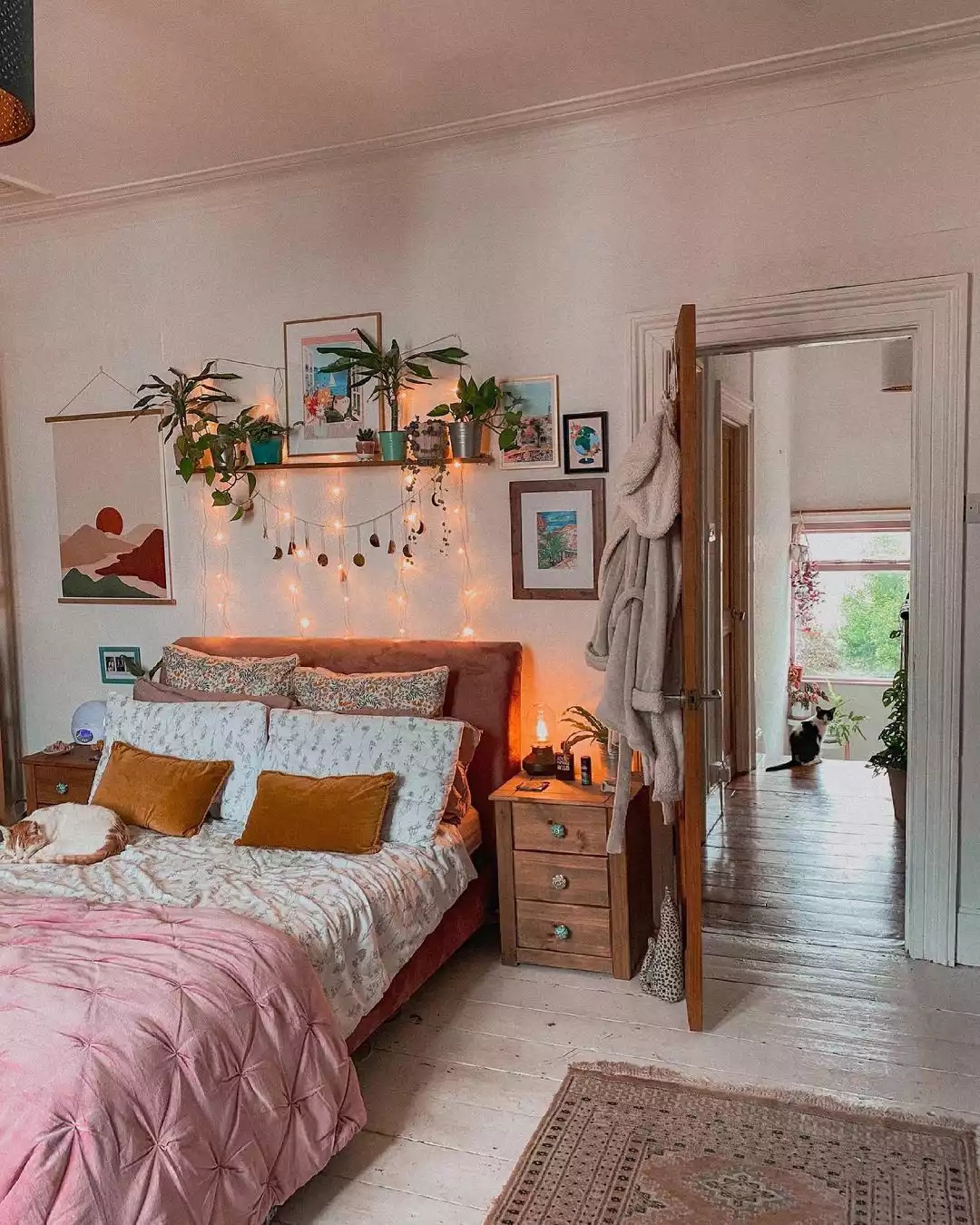 Cozy Aesthetic Room Ideas for Trendy Bedroom Designs - VisualHunt