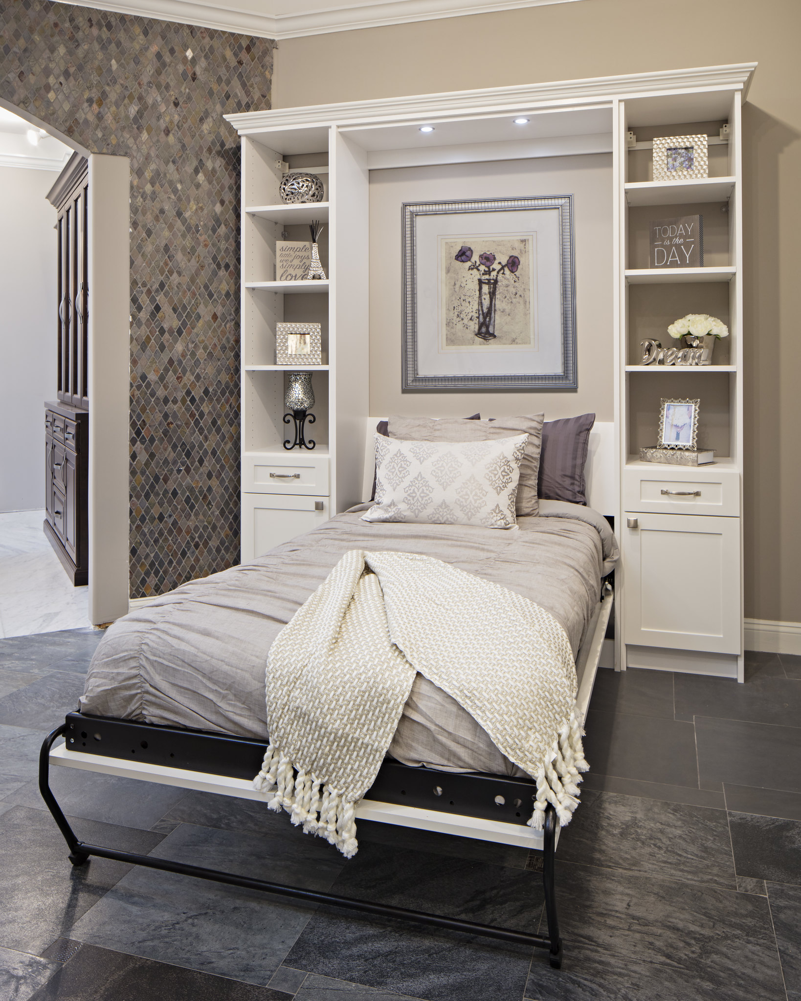 Creating a Cozy Guest Bedroom With a Murphy Bed