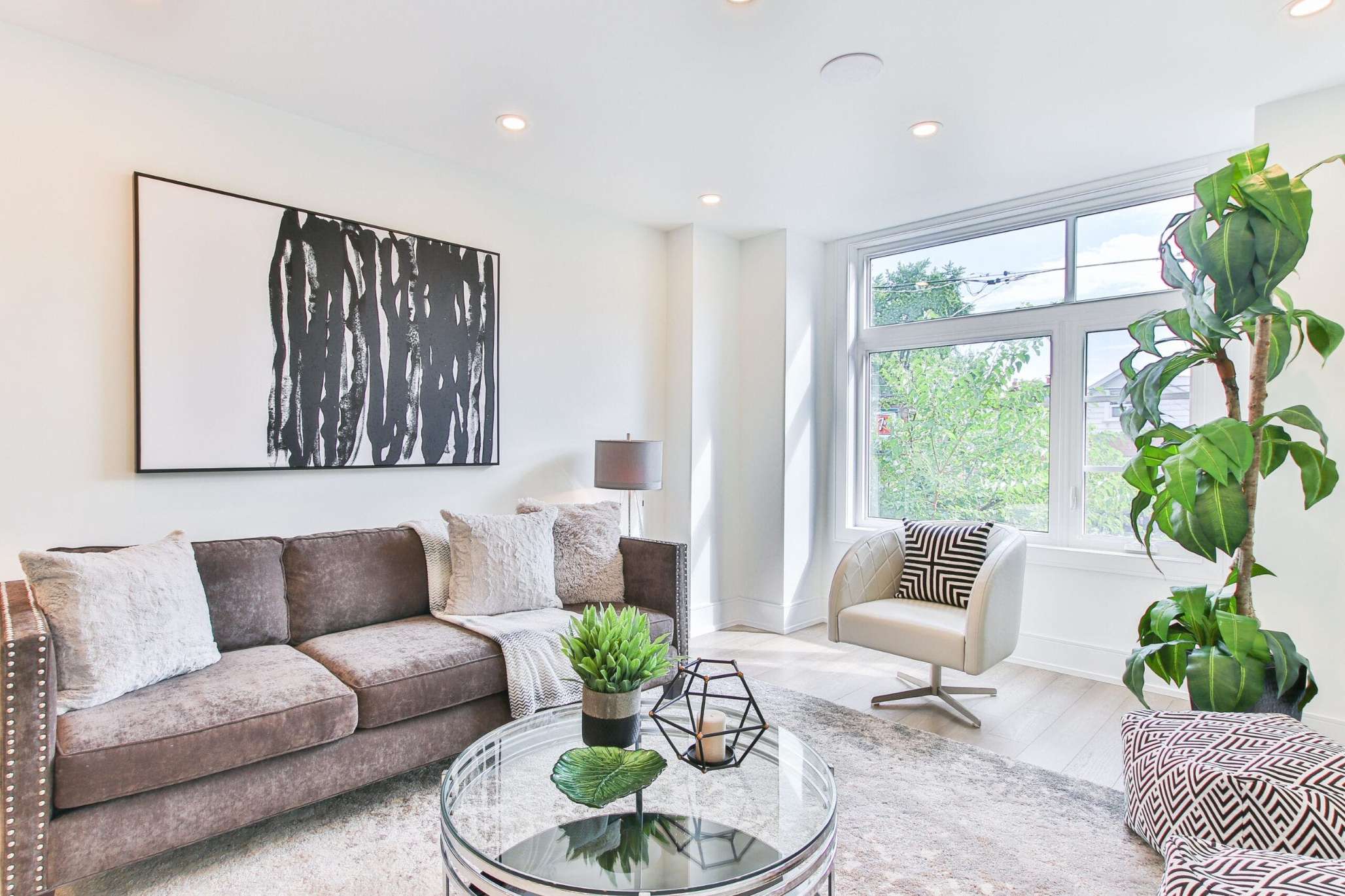 Creating Your Perfect Space: 15 Bachelor Pad Ideas for the Modern Man