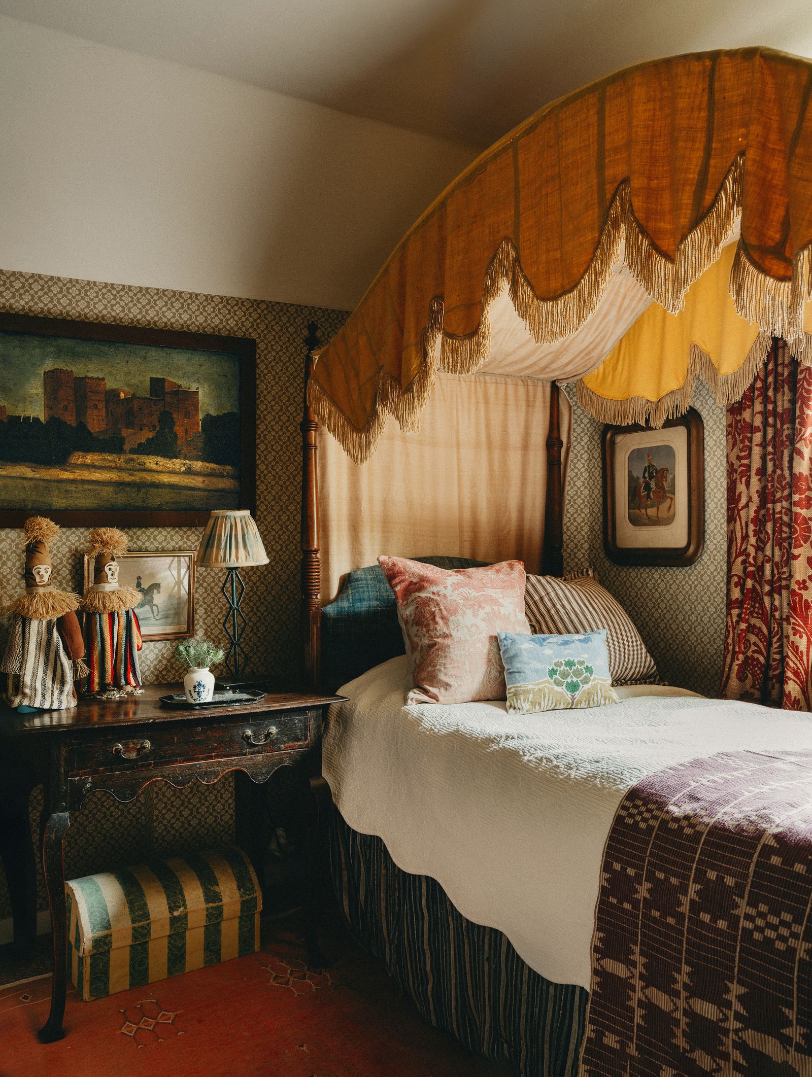 Five clever layout tricks to make small bedrooms feel bigger | House & Garden