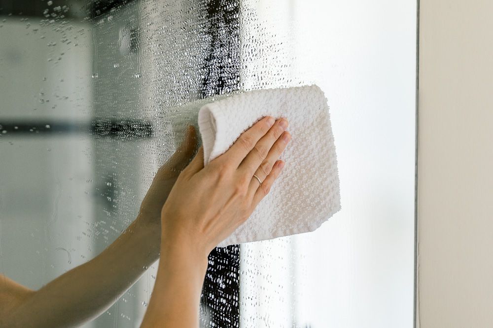 How to Clean a Mirror Like a Pro