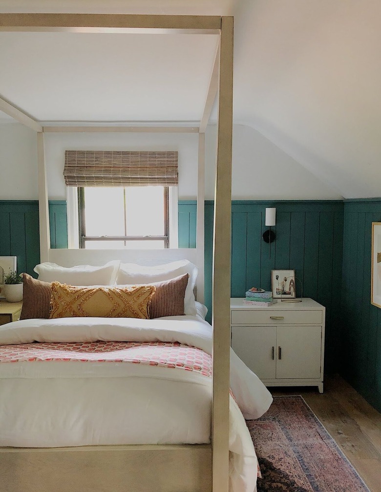How To Decorate A Bedroom With Slanted Walls: 16 Tips And Ideas