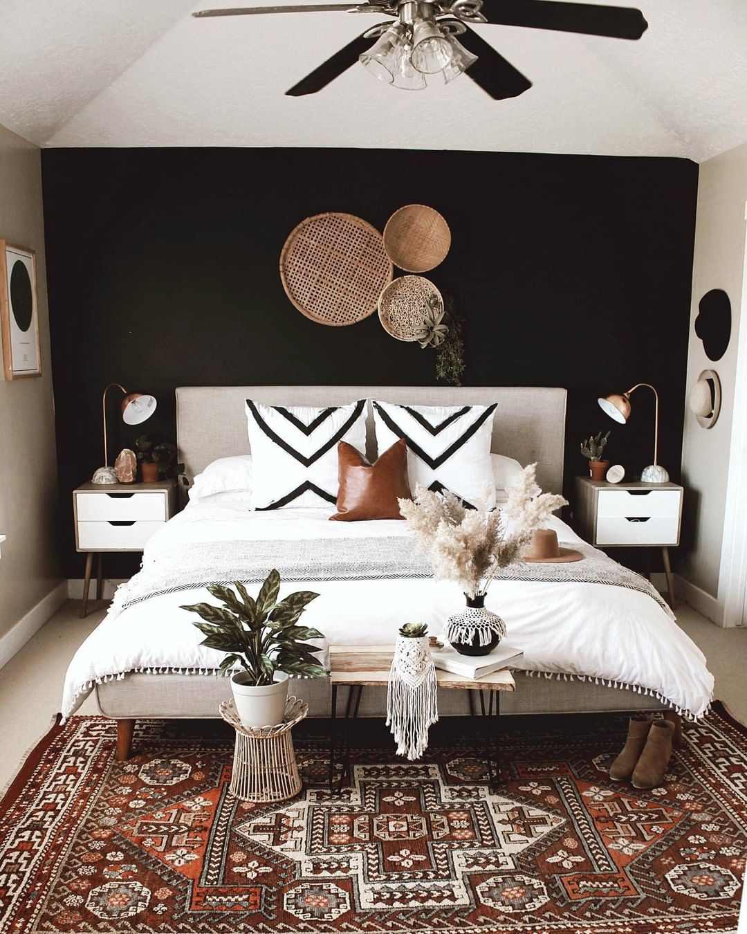 How To Highlight And Decorate A Black Accent Wall