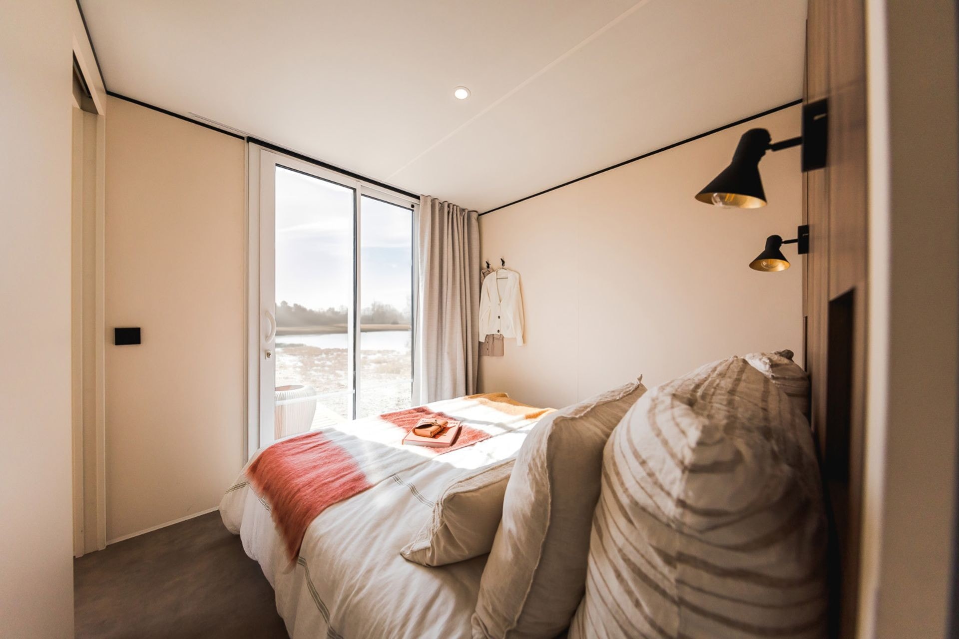 Luxury 34-foot French Mobile Home Breaks the Norm With Phenomenal Elegance - autoevolution