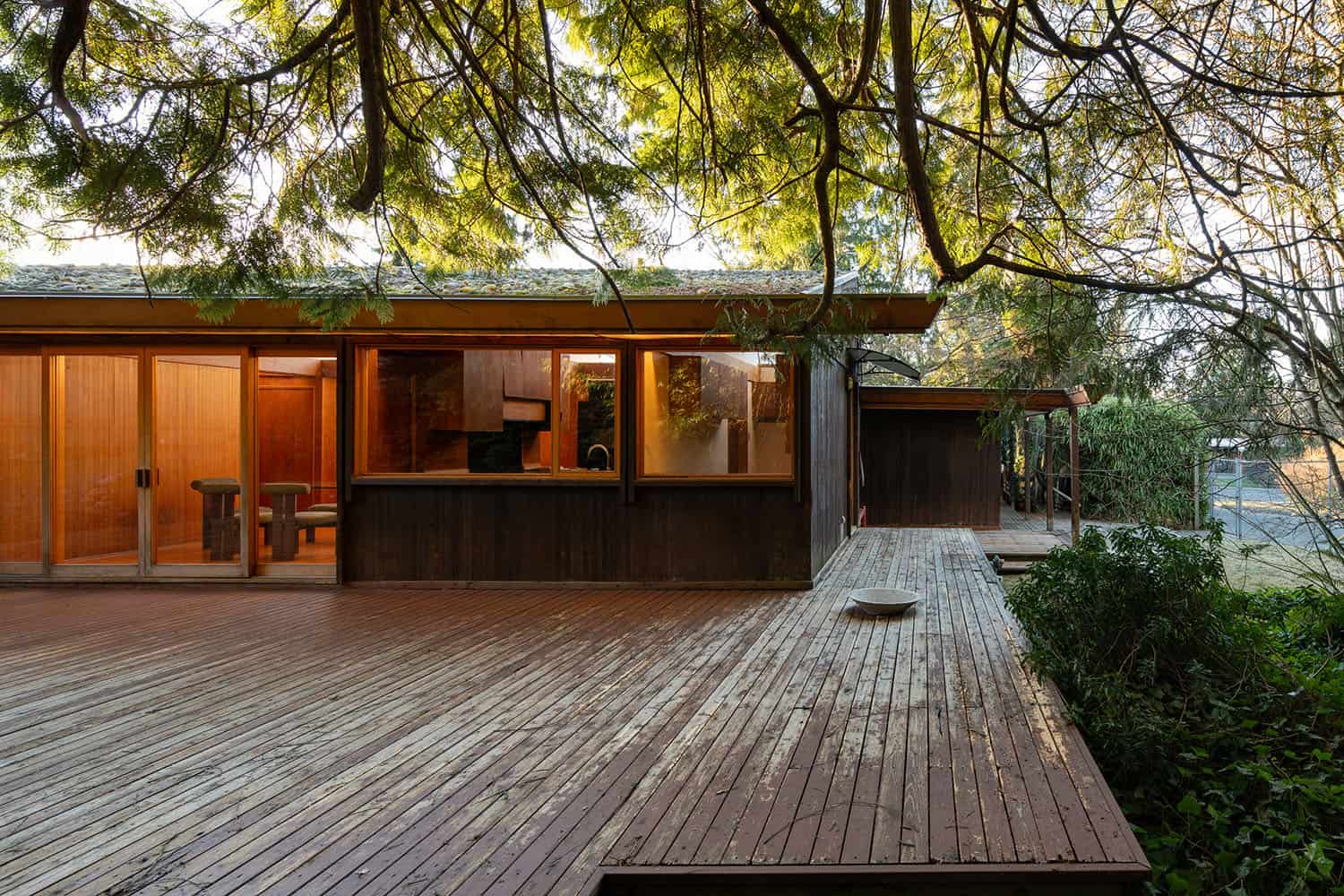 Midcentury House in North Vancouver with Japanese Influences Story - One Kindesign
