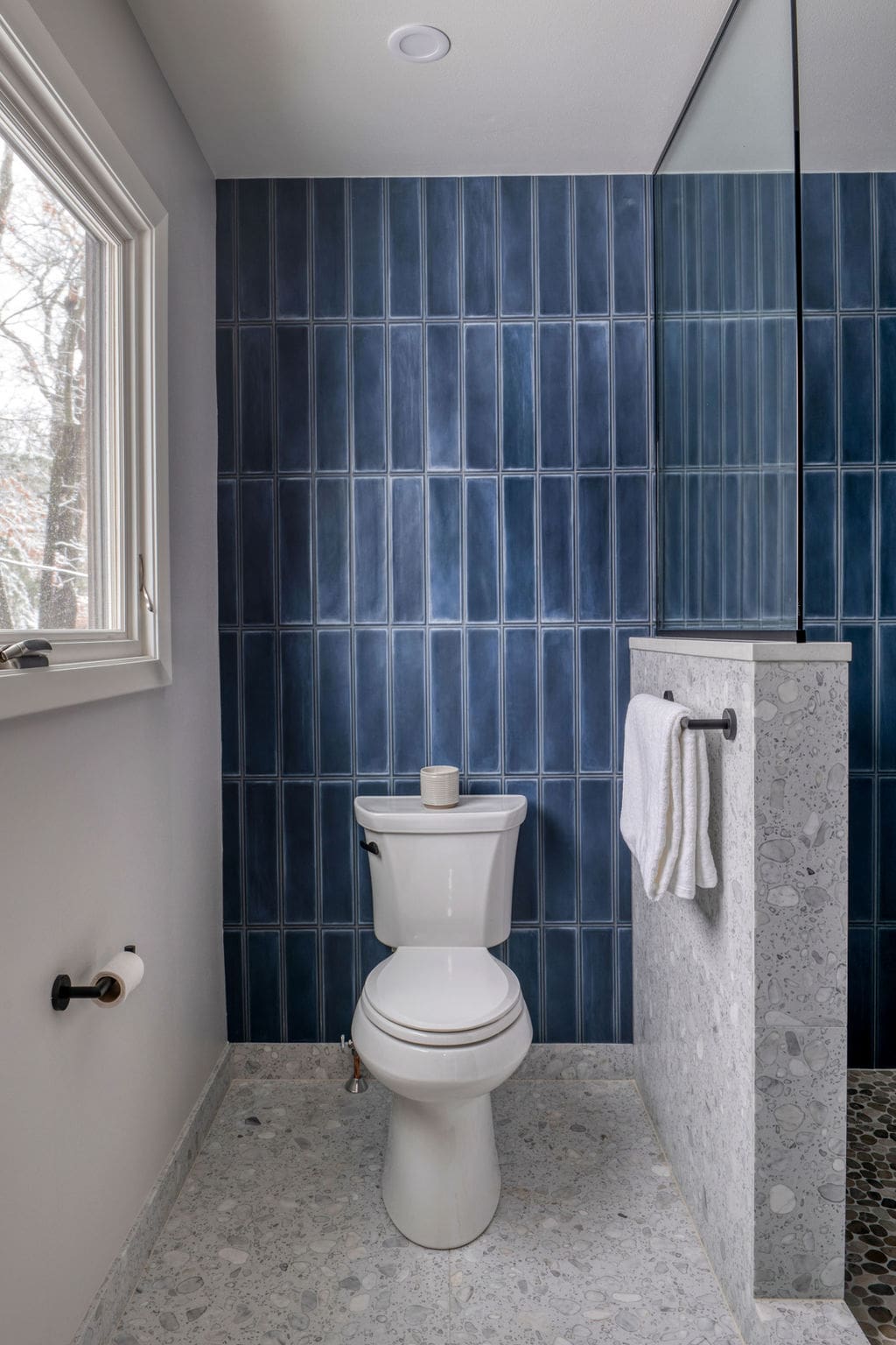Modern Primary Bathroom » Architectural Building Arts