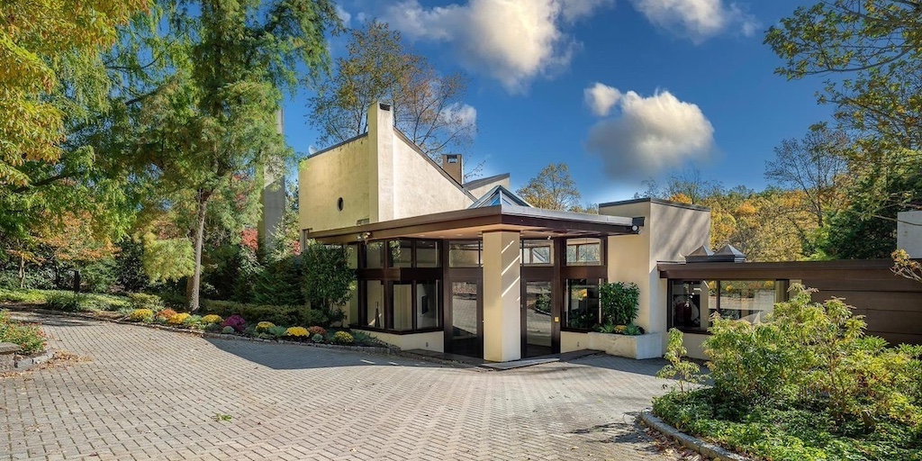 On the Market: Gladwyne Mid-Century Modern House for Sale