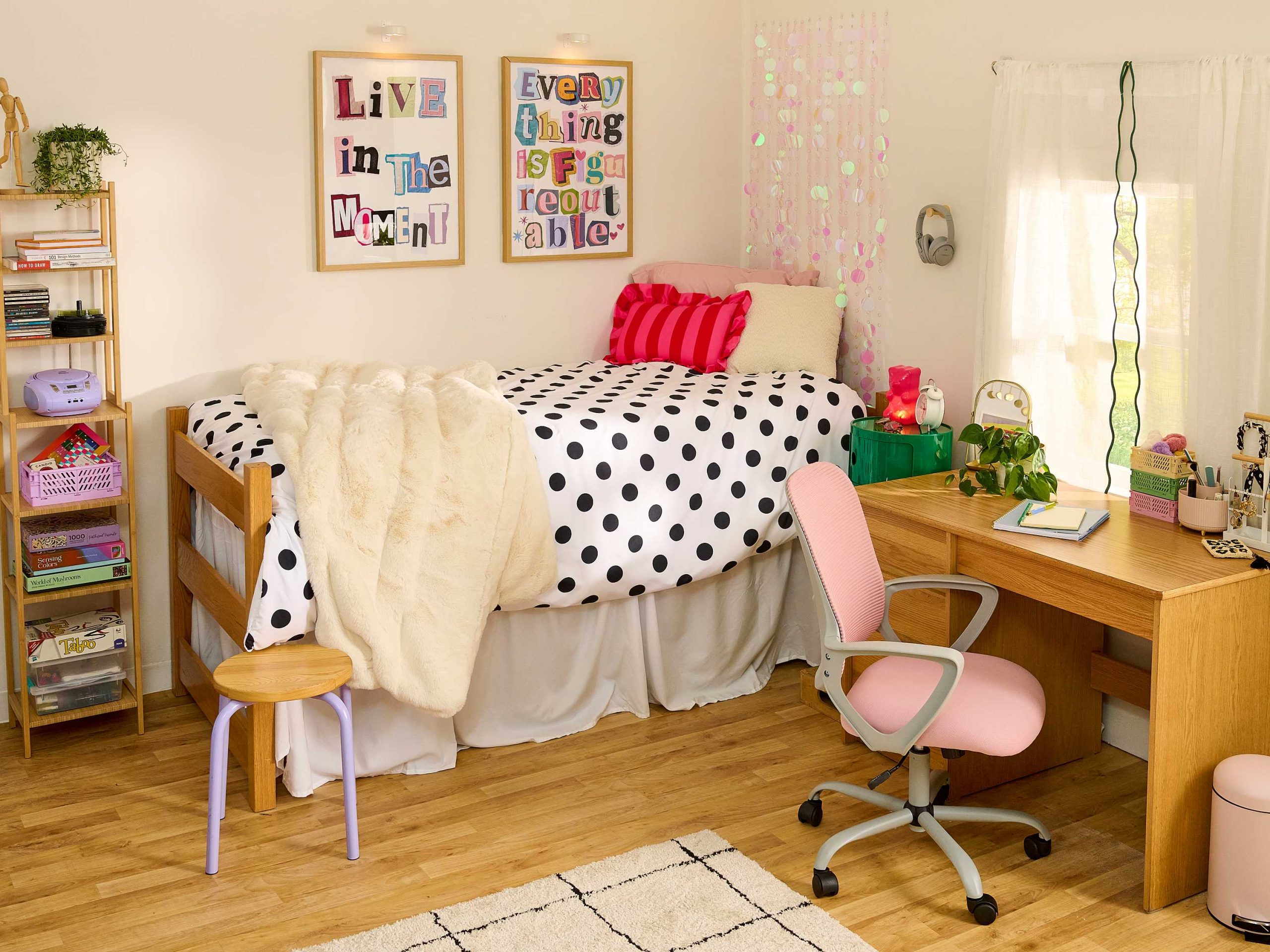 The '10% Pink' Rule Will Totally Bring Your Dorm to Life | Dorm Therapy