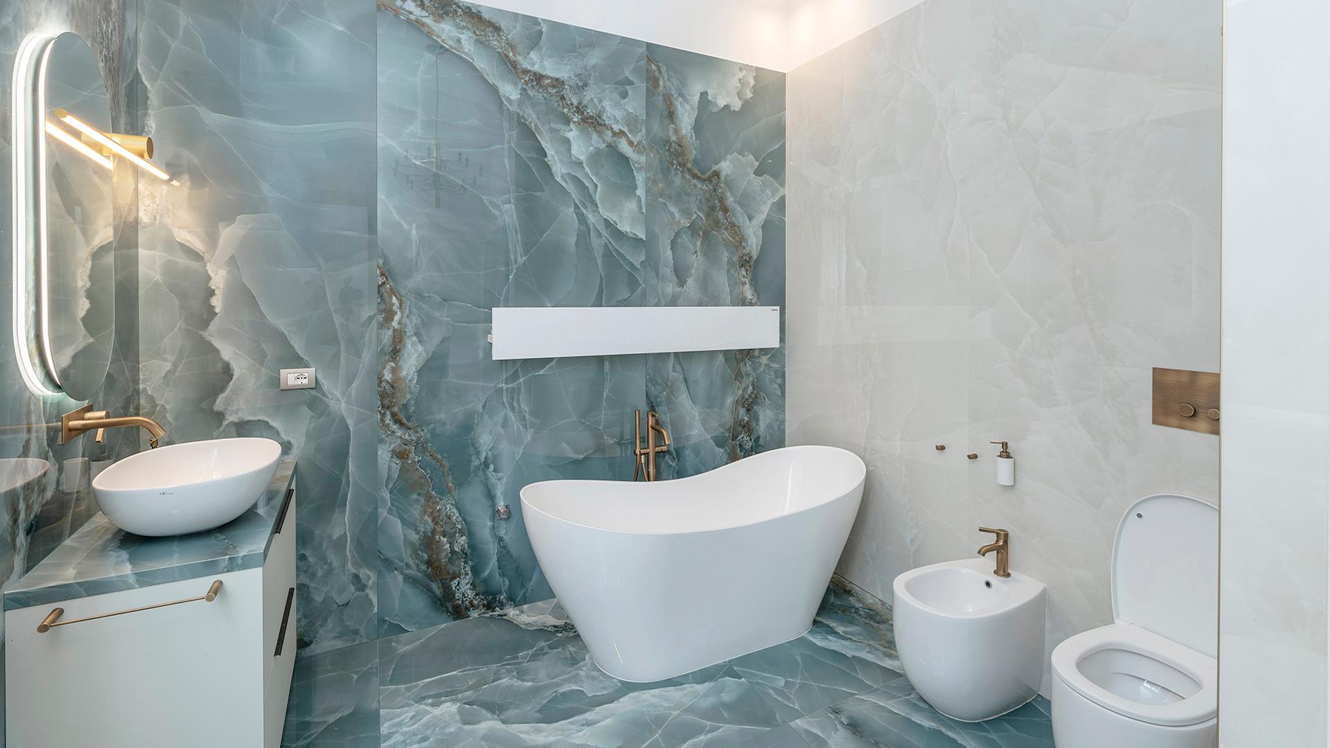 The new bathrooms of Chef Max Mariola's home: elegance and style in harmony in Milan