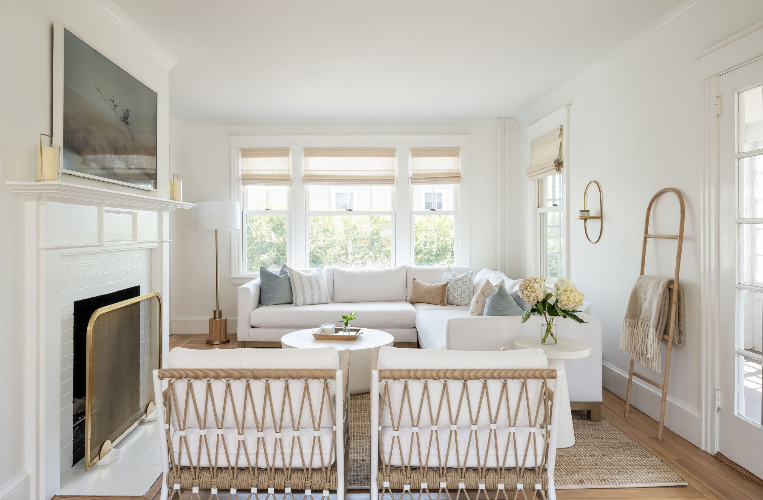 This Newport Beach House Totally Redefined a Classic Color Palette