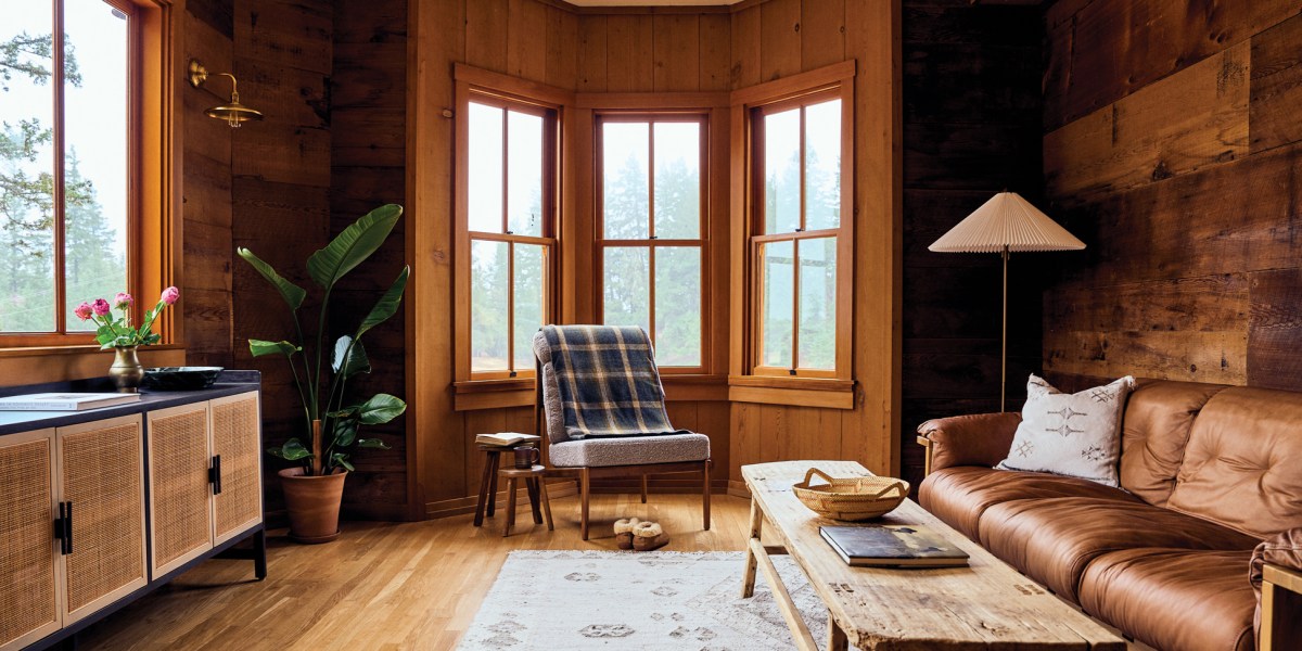 This Restored 19th-Century Cabin Is a Rustic Luxe Retreat – Sunset Magazine