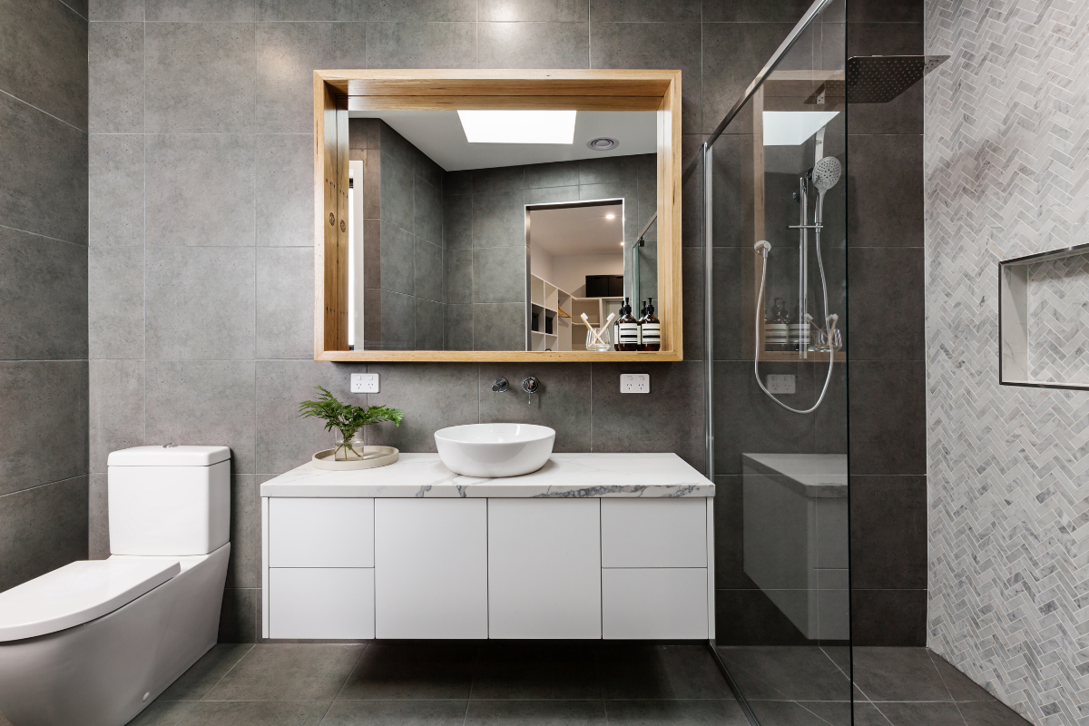 Top 10 Budget Small Bathroom Ideas to Transform Your Space – Olivia Wendel