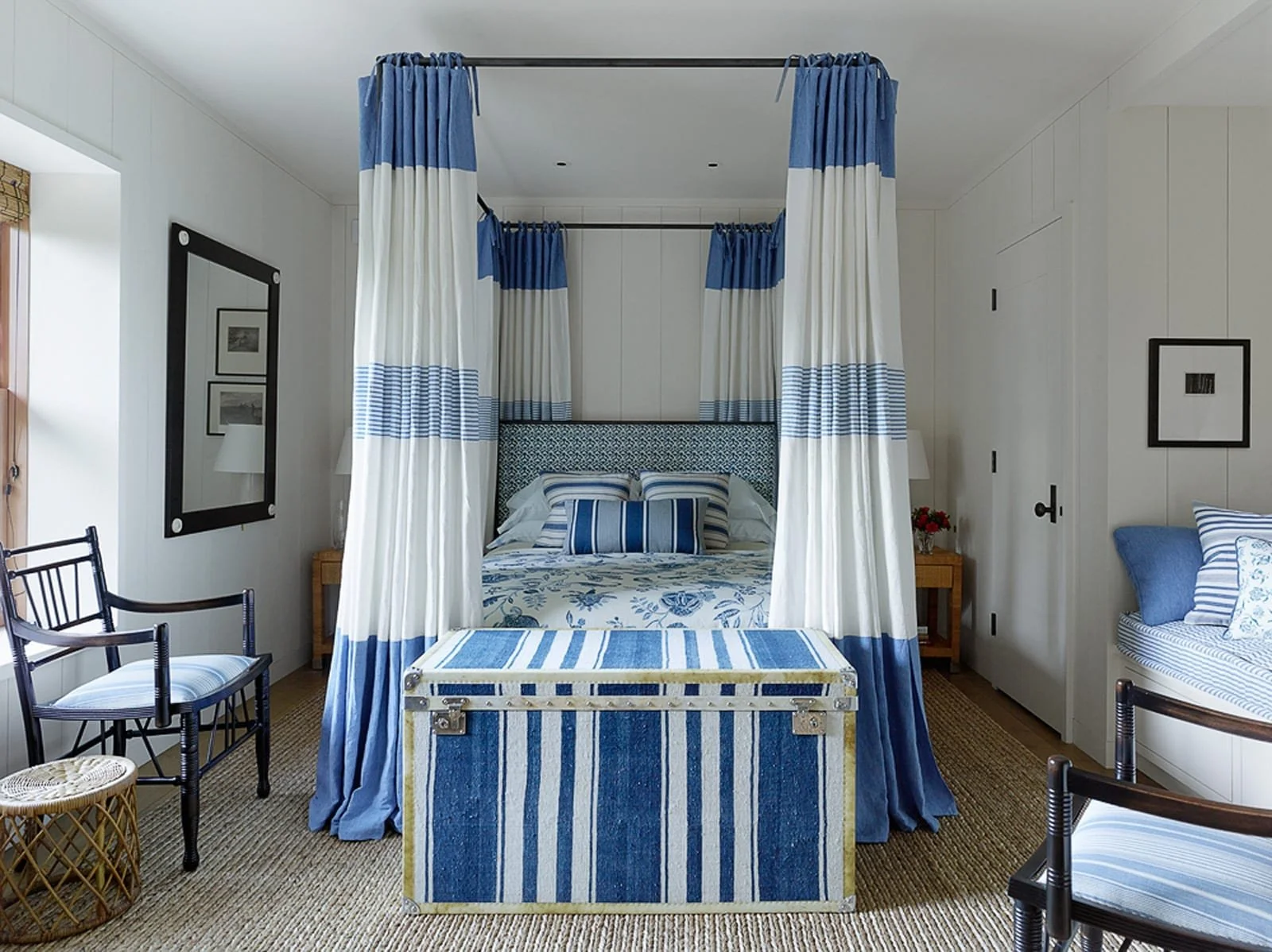 Ultimate Guide to Coastal Decor: Beachy Vibes to Elegant Interiors