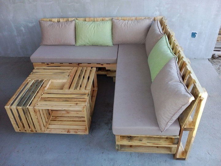 Wooden Pallet L-Shape Sofa Set - Easy Pallet Ideas