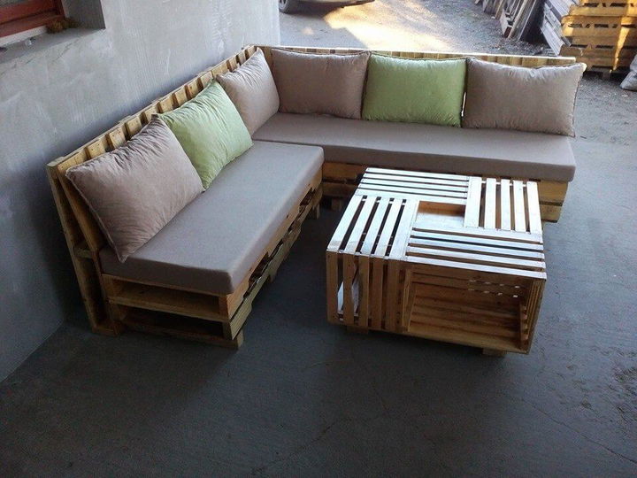 Wooden Pallet L-Shape Sofa Set - Easy Pallet Ideas
