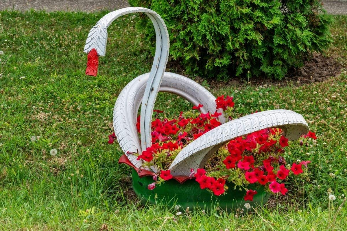 10 Recycled Tire Garden Ideas For Clever Upcycling