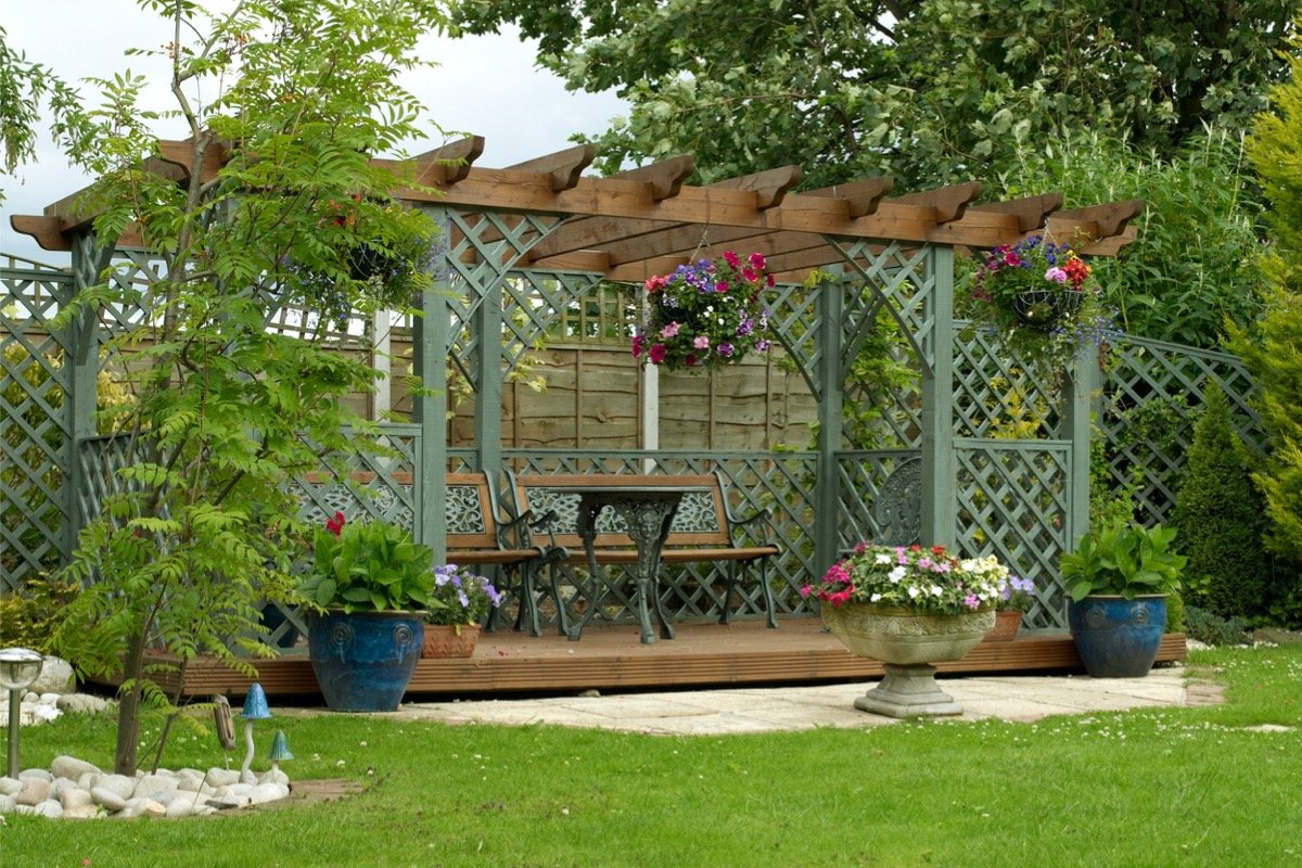13 Floating Deck Ideas Perfect for Big or Small Backyards - Bob Vila