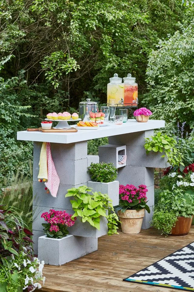 17 Clever Cinder Block Garden Ideas That Are Easy and Affordable