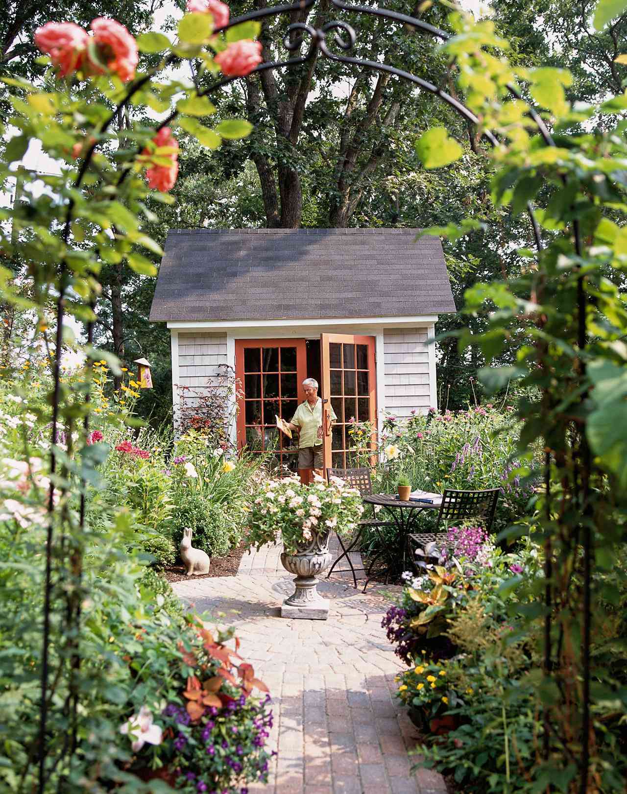 18 Backyard Landscaping Ideas to Upgrade Your Hangout Spots