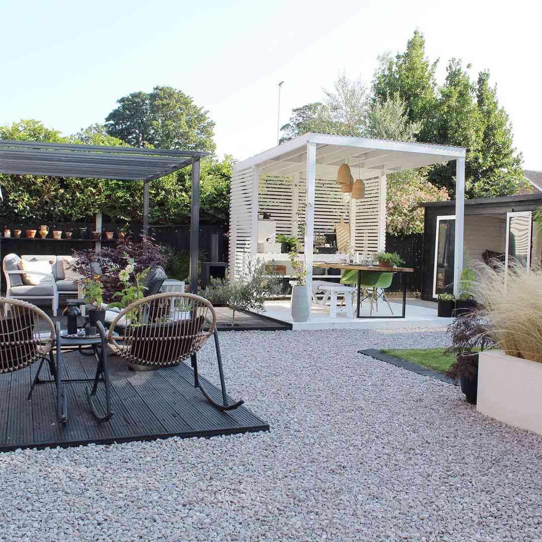 20 Easy and Stylish Gravel Patio Ideas