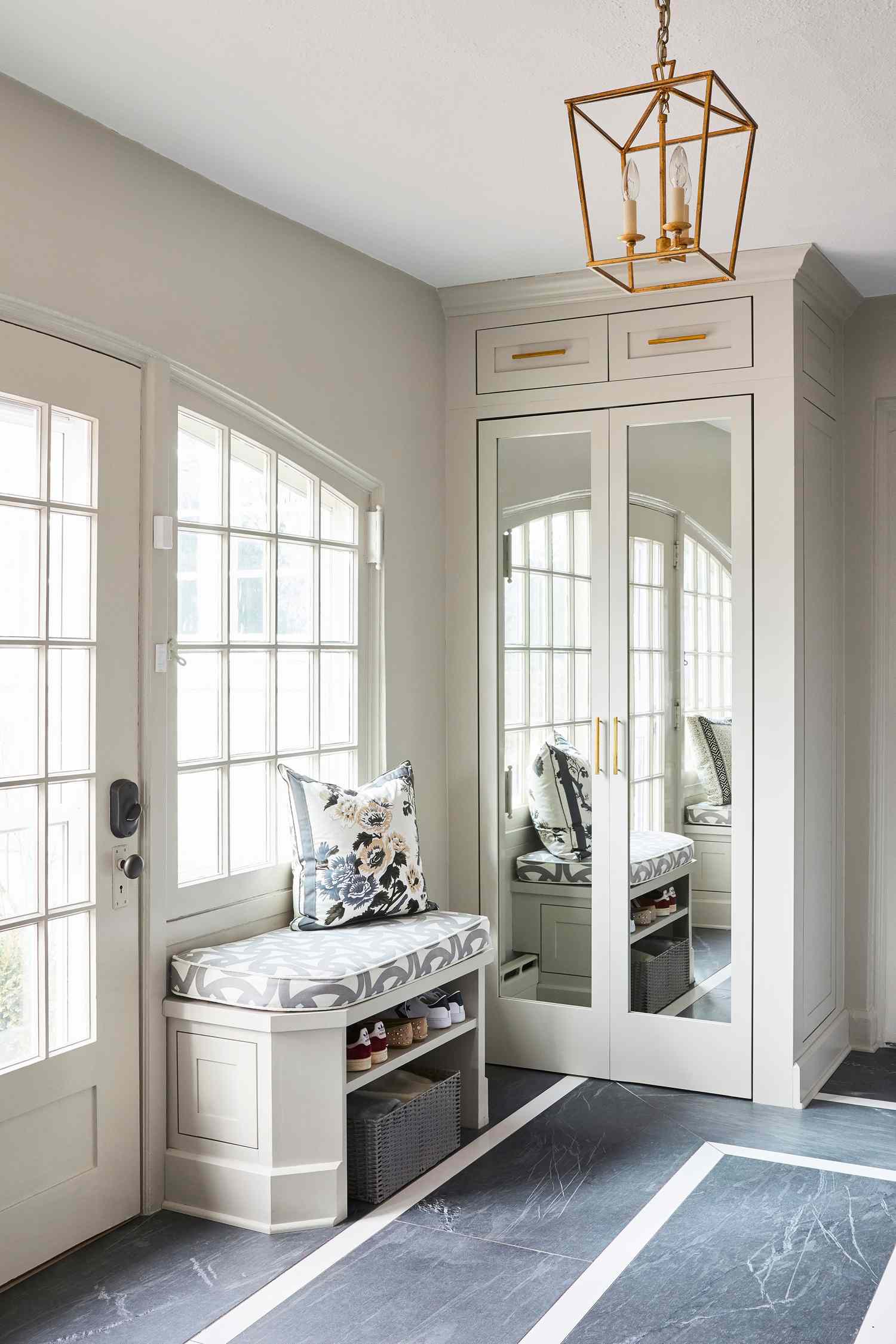 20 Entryway Bench Ideas to Create a Warm Welcome
