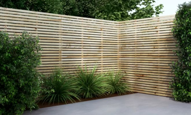 20 Stunning Horizontal Fence Ideas [with photos]