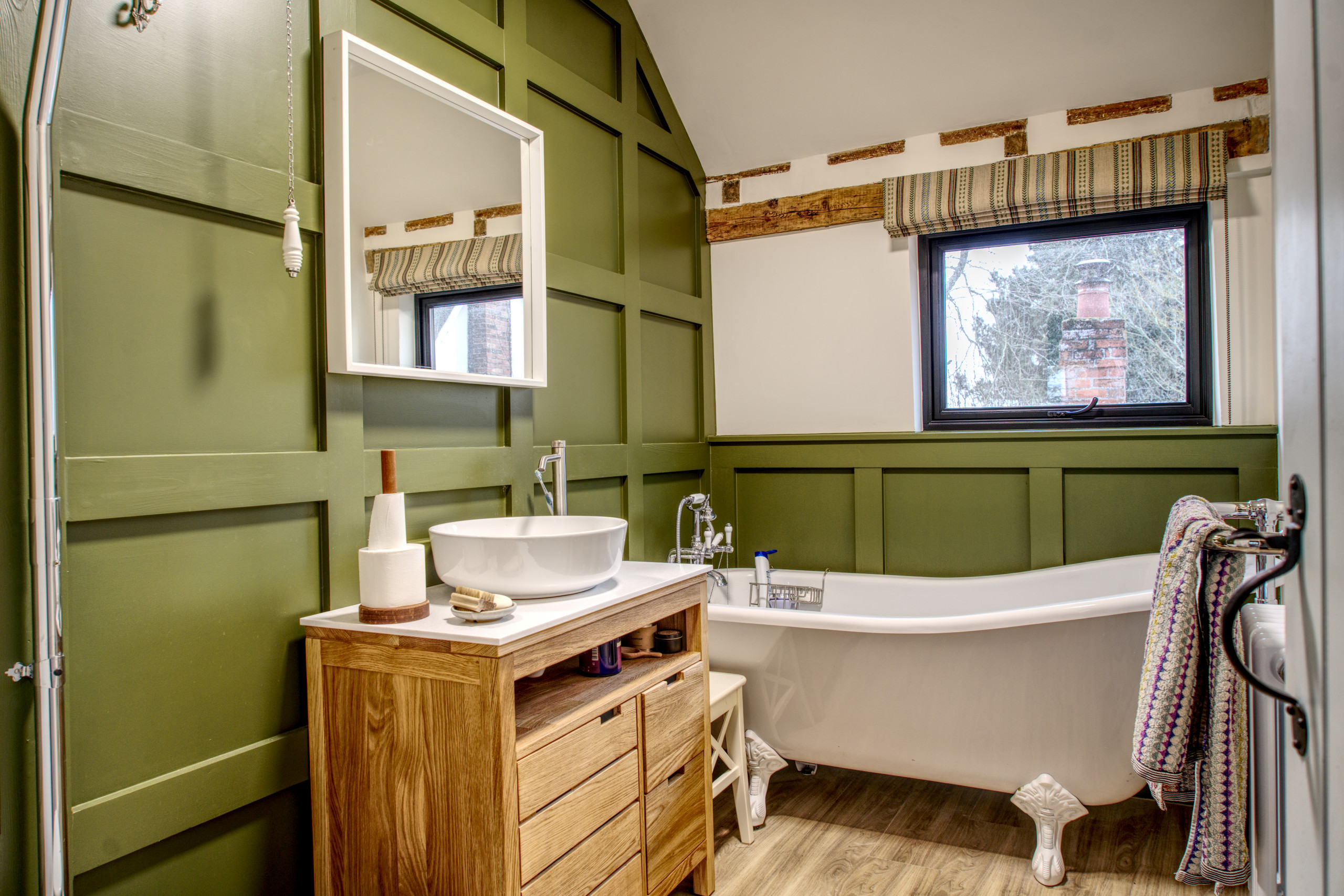 75 Beautiful Bathroom with Wainscoting Ideas and Designs - July 2026 | Houzz UK