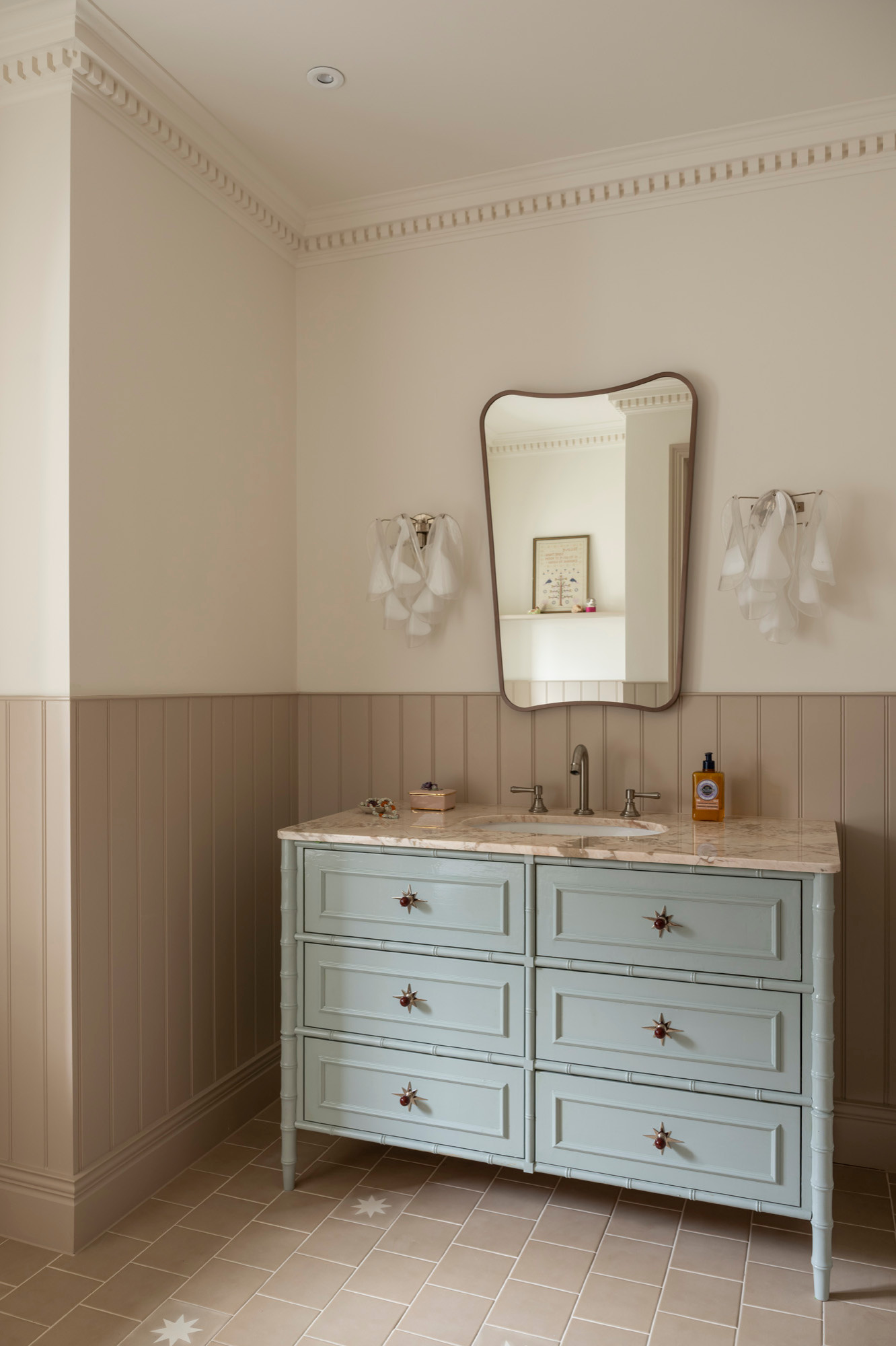 75 Beautiful Bathroom with Wainscoting Ideas and Designs - July 2026 | Houzz UK