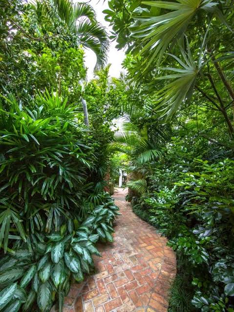 A Guide to Brick Patterns for Walkways | HGTV
