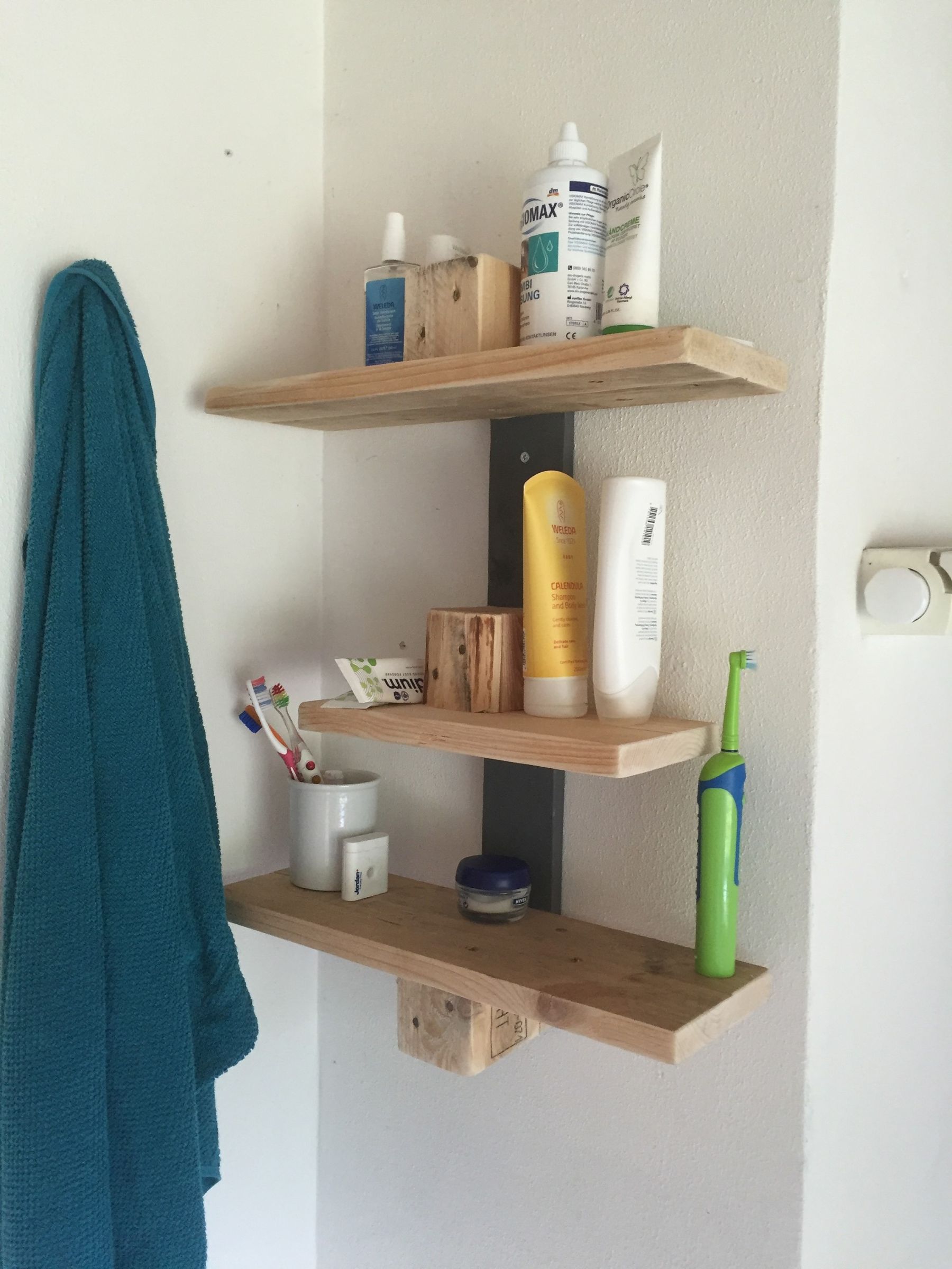 Bathroom Shelf Made of Pallet Wood : 4 Steps (with Pictures) - Instructables