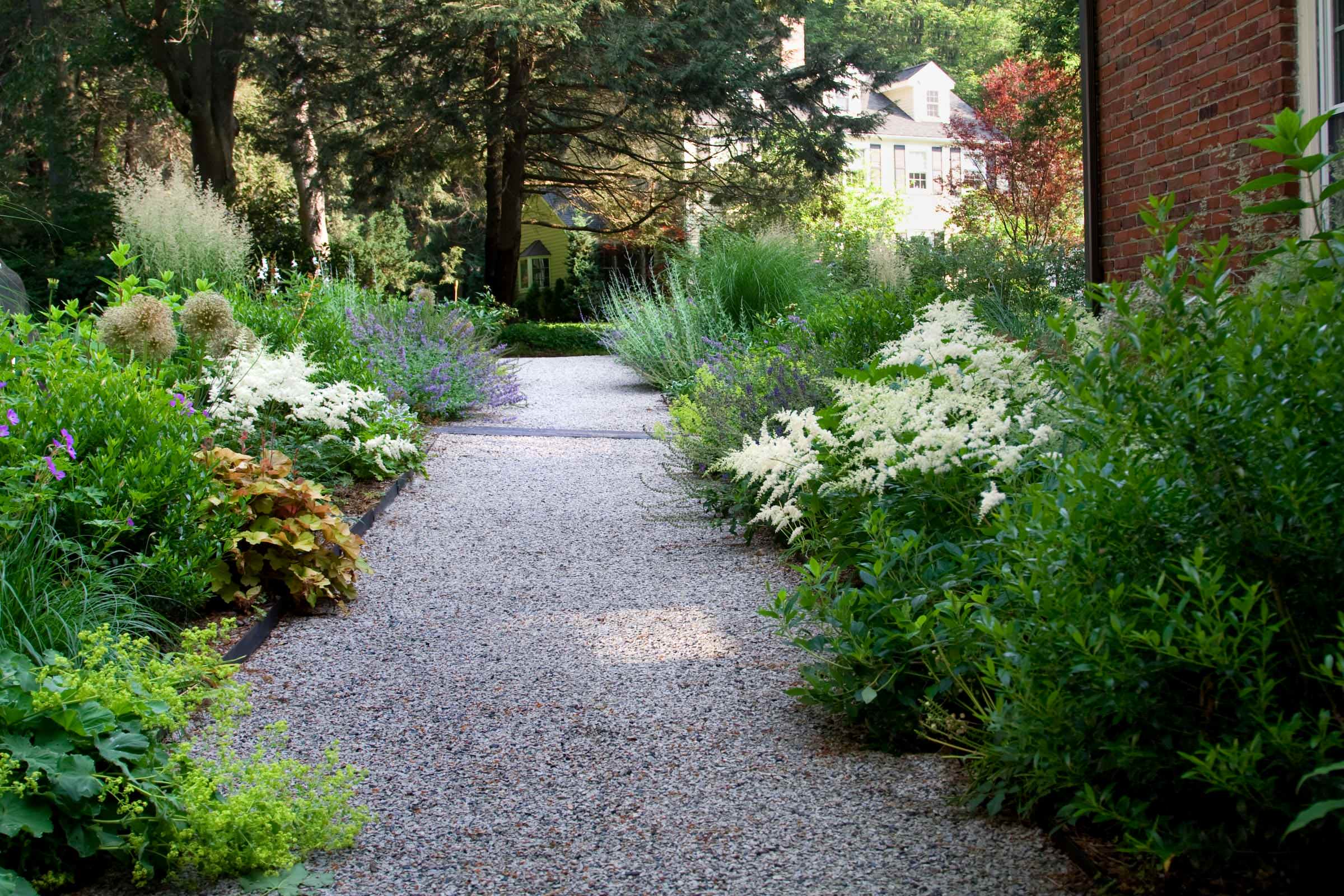 Common Ground: 10 Clever Uses for Gravel in the Garden | Houzz NZ