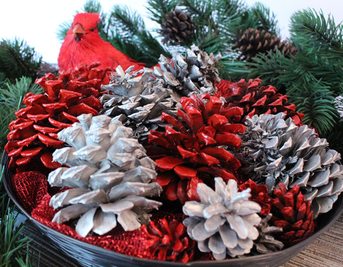 Easy Christmas Craft Ideas: Pine Cone Crafts · All Things Christmas