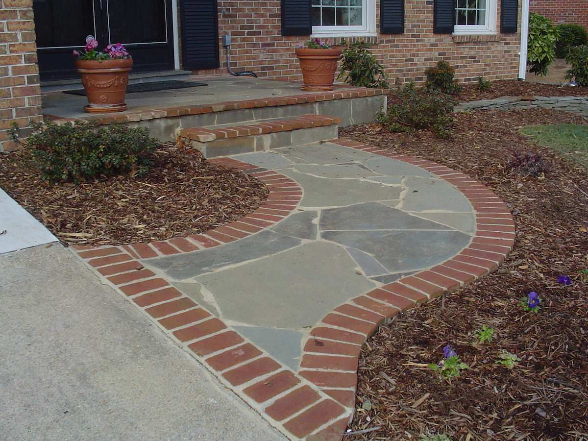 Flagstone, Pavers, Aggregate: Choosing the Best Material for Your Backyard Walkway