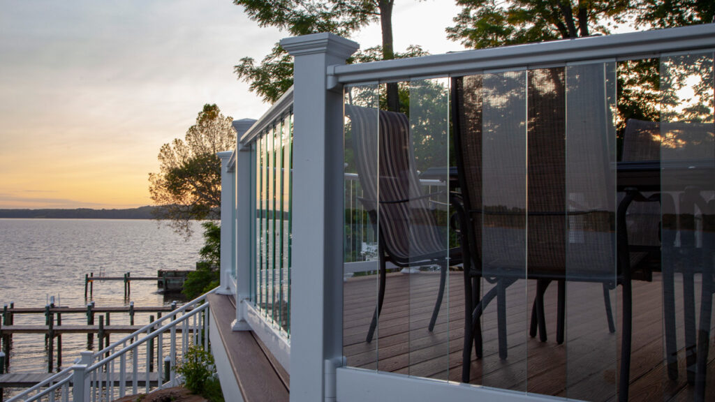 Glass Railing for an Infinite View - RDI Railing