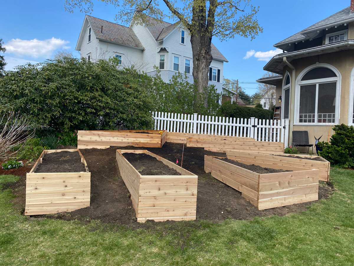 How to Create Built-In Hillside Planter Boxes for Sloped Yards - Food Gardening Network