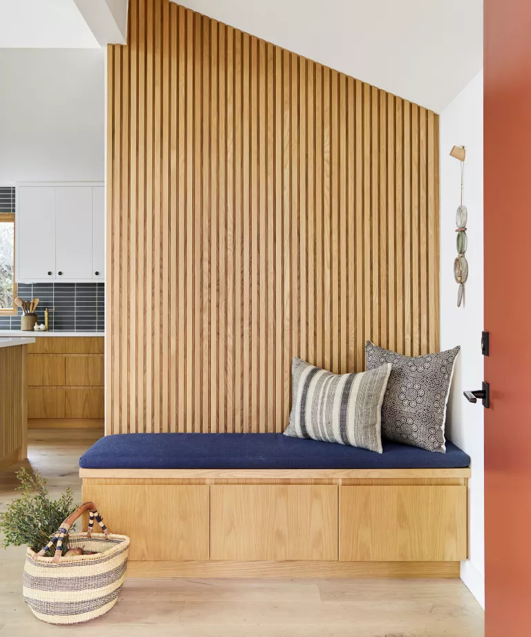How To Glam Up Your Entryway: 11 Modern Bench Ideas