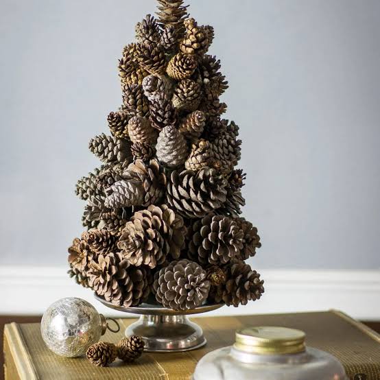 How to Make a Pine Cone Christmas Tree | HGTV